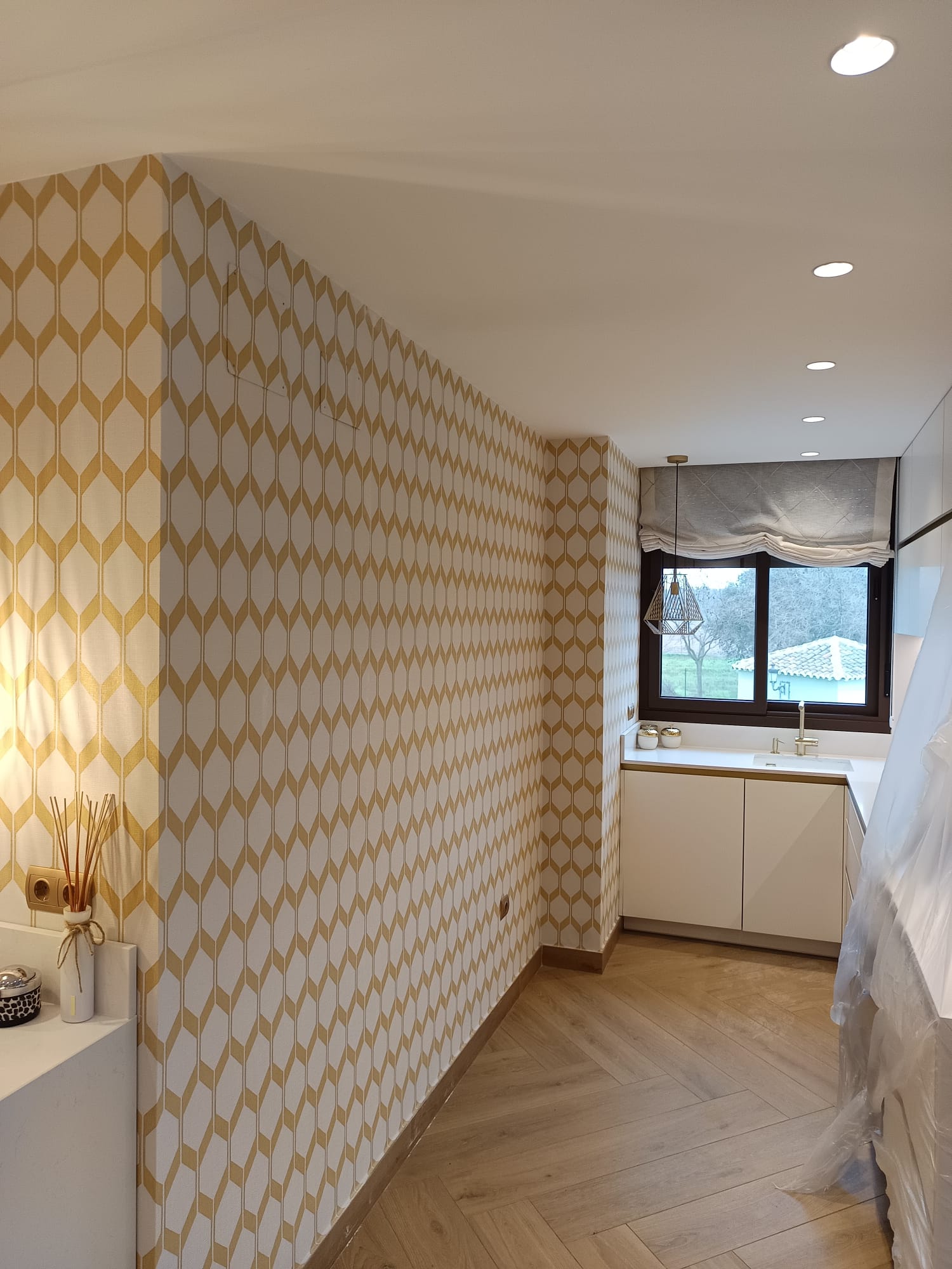 Papel pintado geométrico colocado por Vívida Pintores